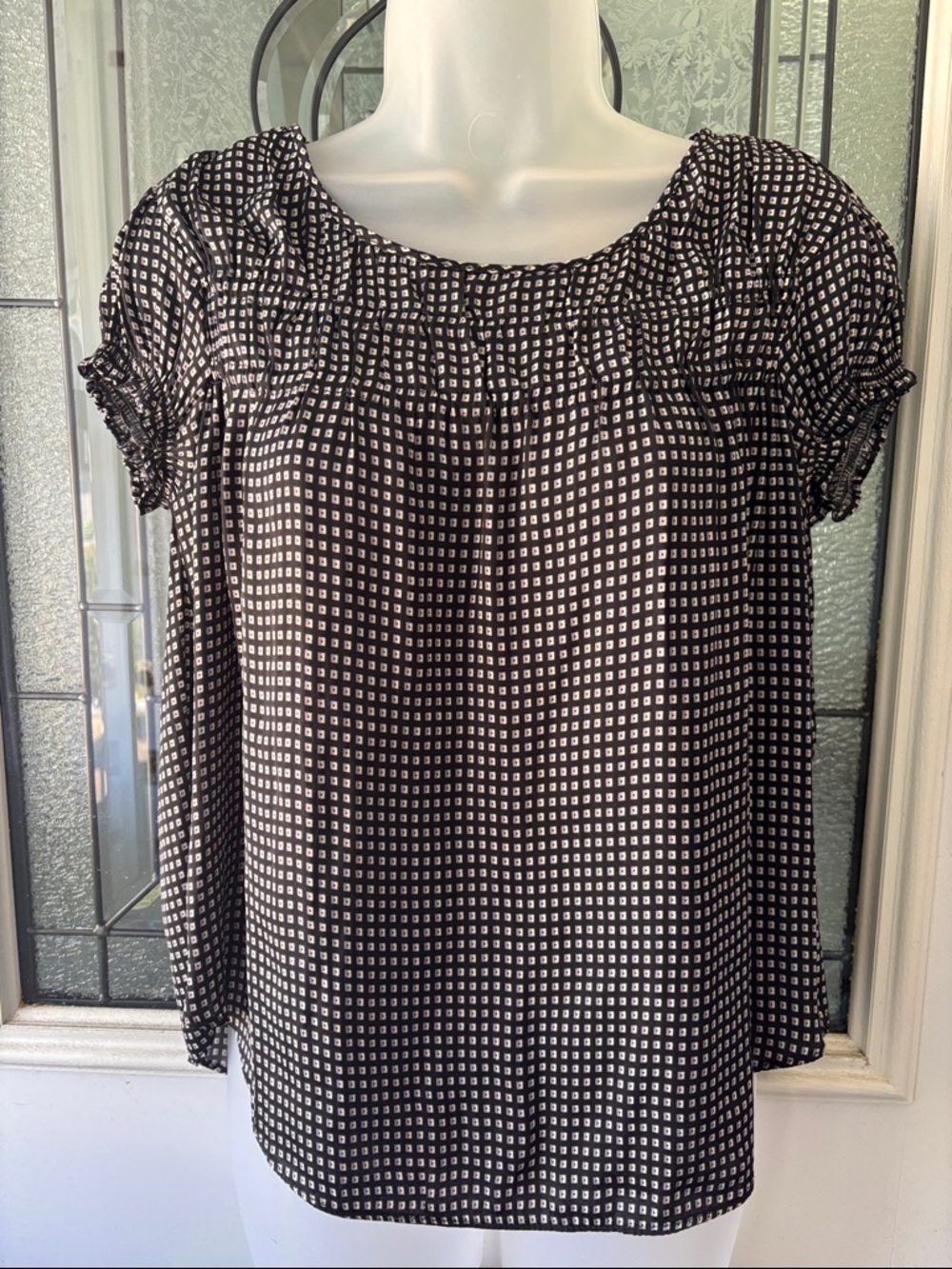 Forever 21 Black and White Square Print Short Sleeve Blouse